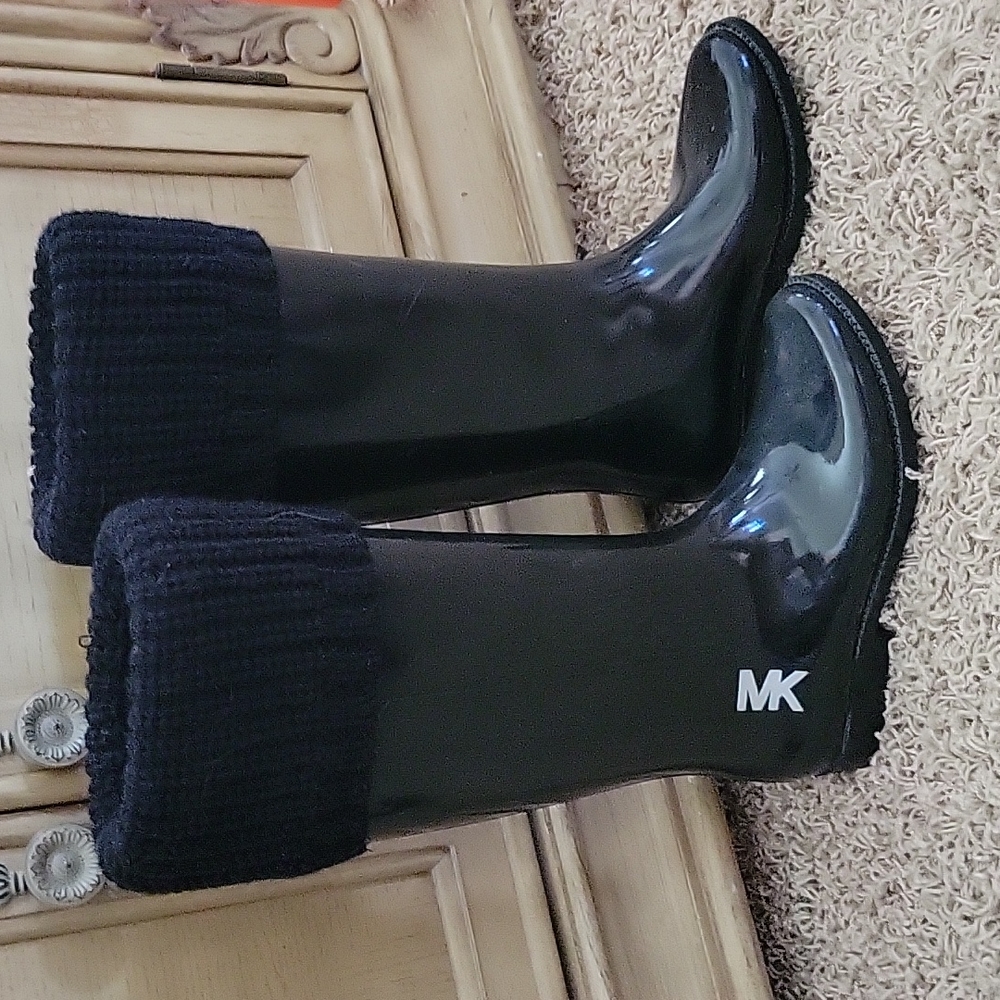 Rain boots
